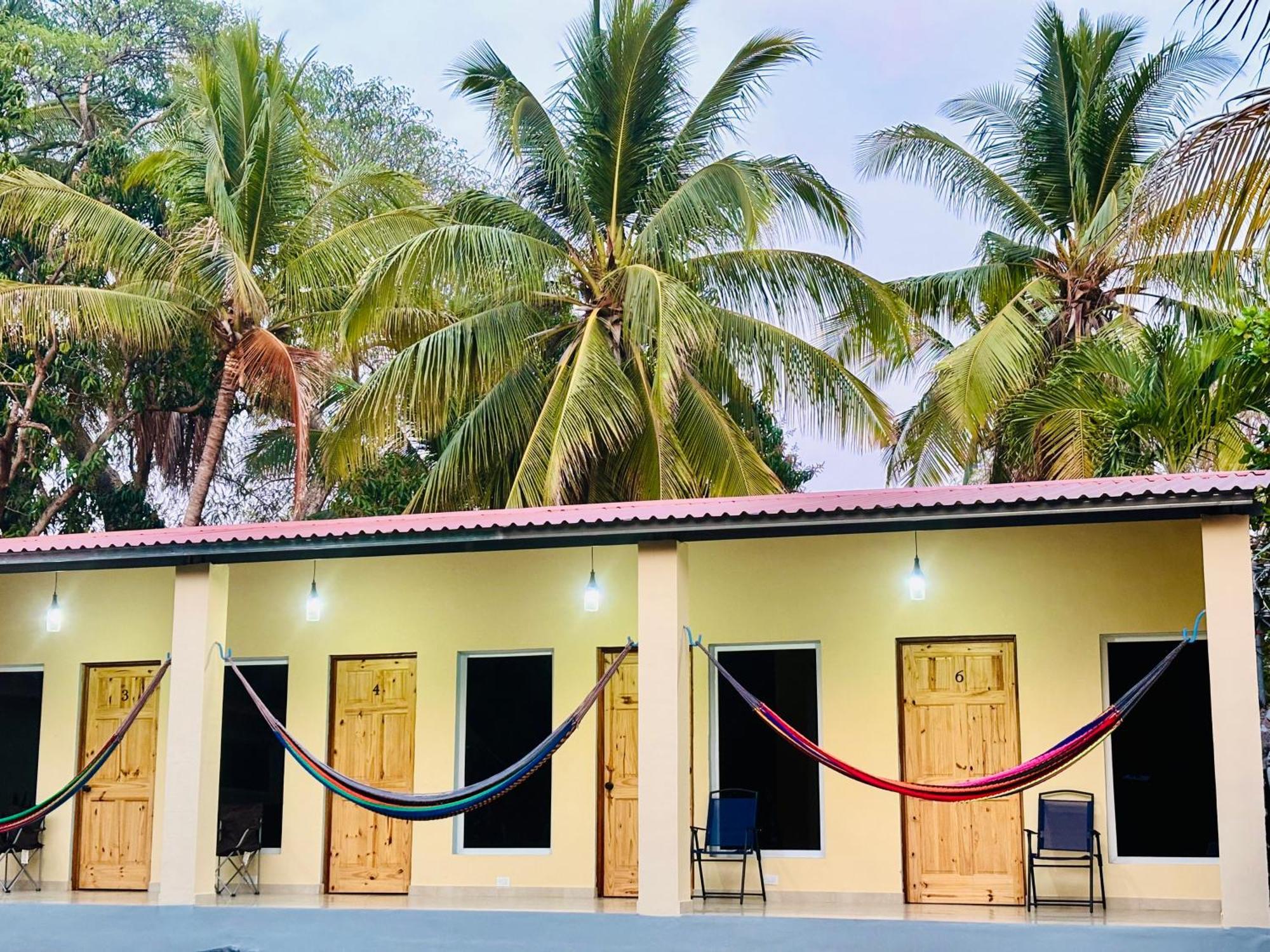 Hostal Camila'S Tamanique Dış mekan fotoğraf