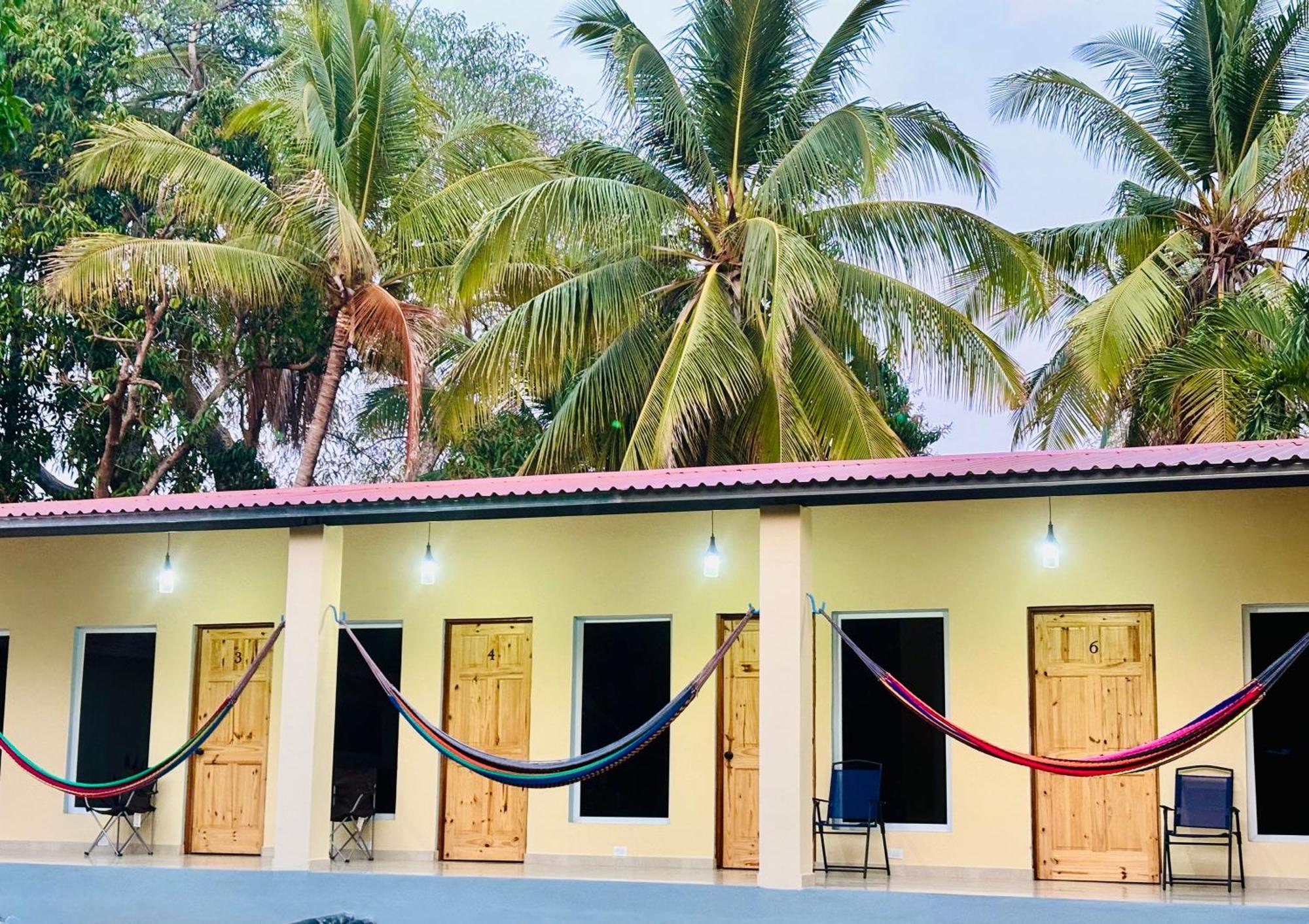 Hostal Camila'S Tamanique Dış mekan fotoğraf